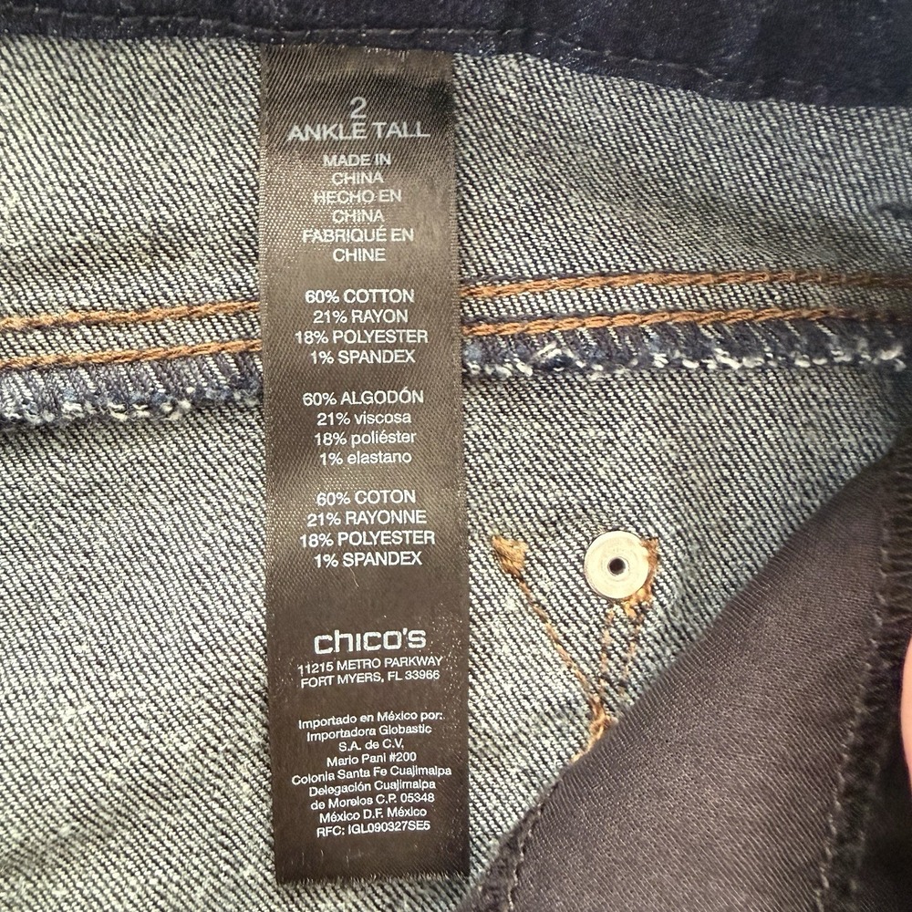 Chico's So Slimming Girlfriend Slim Leg Blue Jeans in size 2 Tall. Dark Wash - Picture 7 of 11
